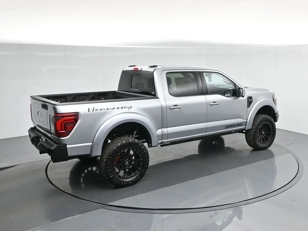 New 2025 Iconic Silver Metallic Ford Lariat image 50