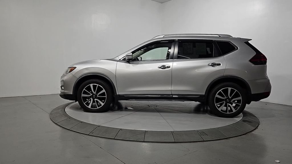 Used 2018 Silver Nissan SL image 2