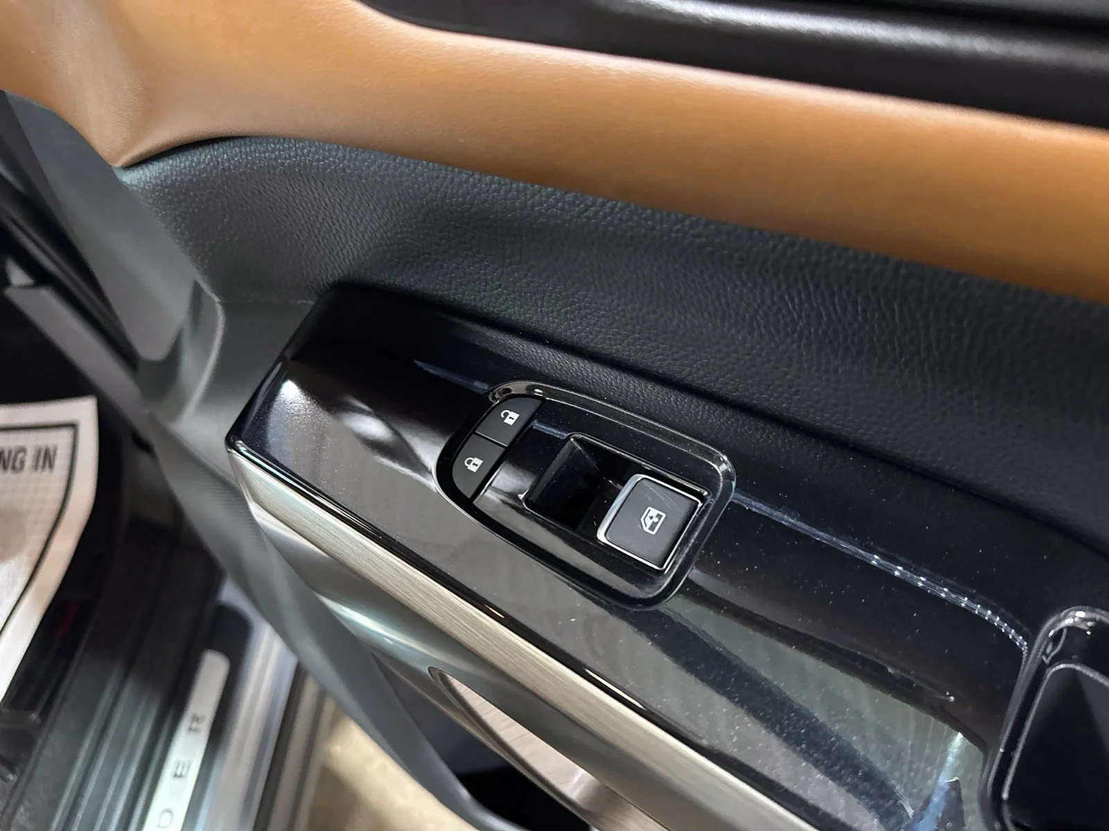 Used 2022 Gray Nissan Platinum image 42