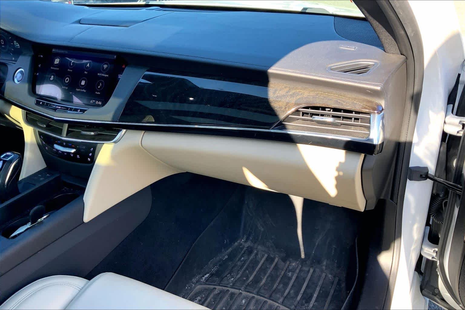 Used 2019 Crystal White Tricoat Cadillac Premium Luxury AWD image 19