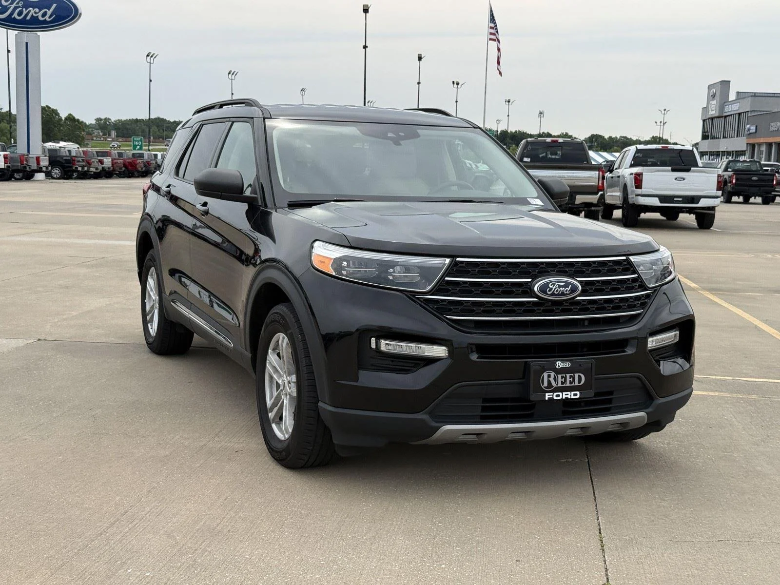 Used 2024 Ford Explorer XLT with VIN 1FMSK8DHXRGA05630 for sale in Kansas City