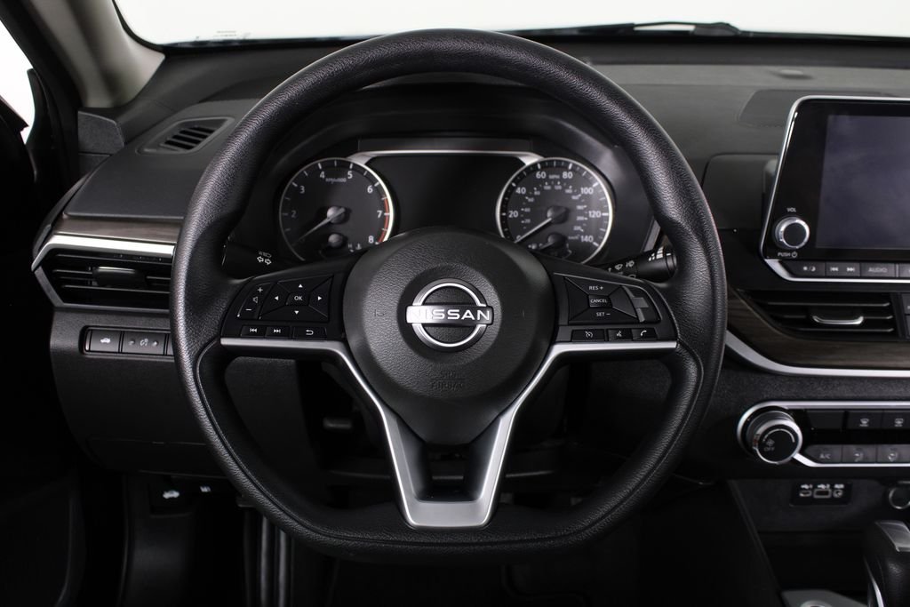 Used 2025 Red Nissan 2.5 SV image 21