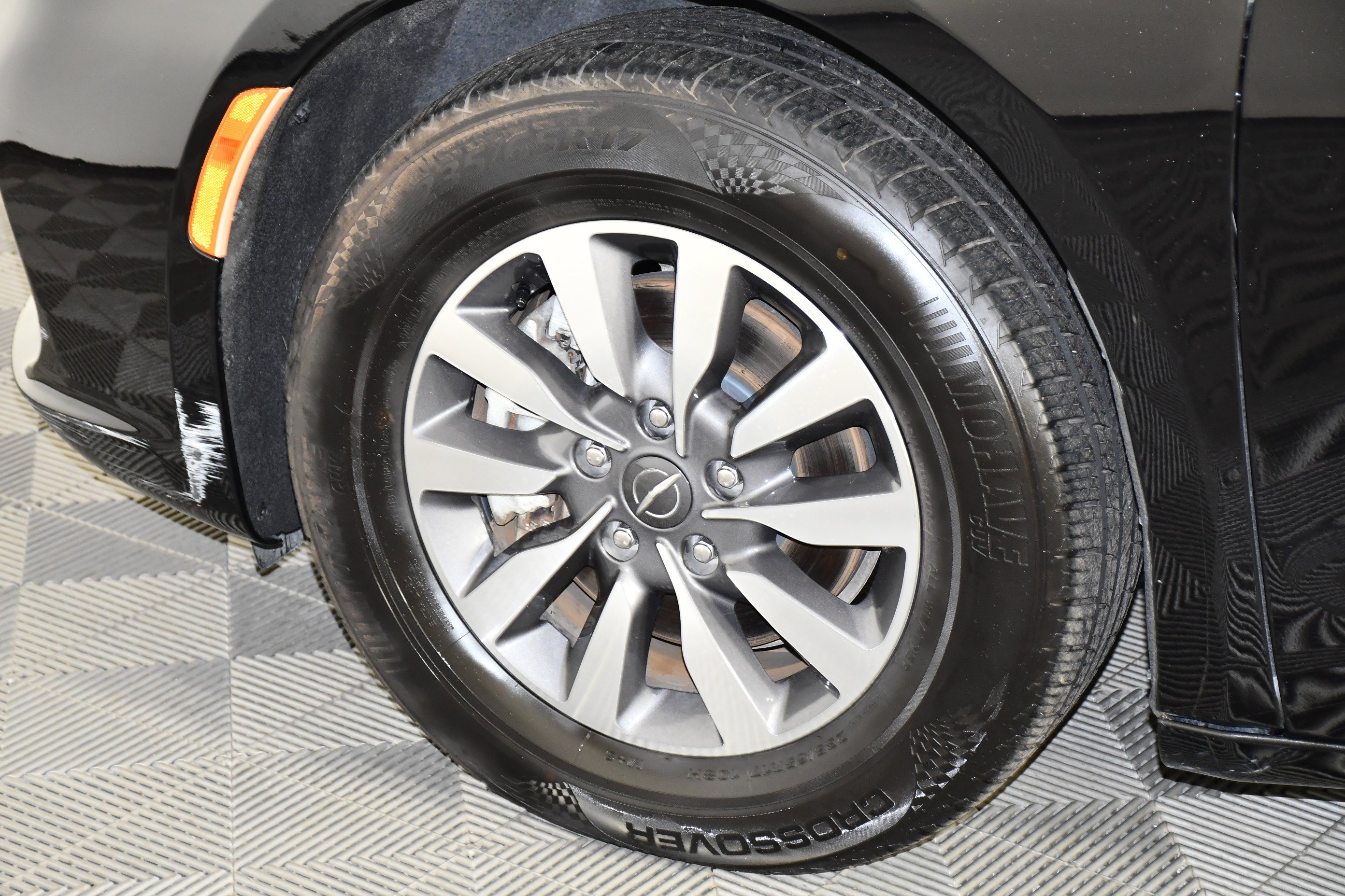 Used 2024 Diamond Black Crystal Pearlcoat Chrysler Hybrid Select image 51