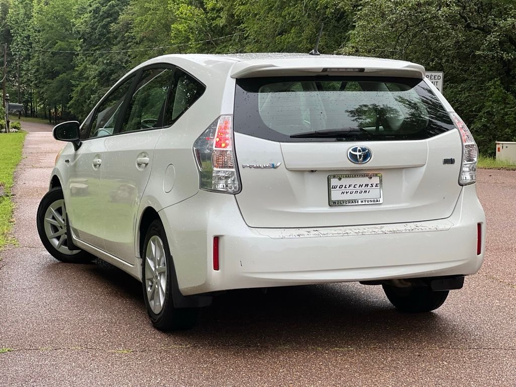 Used 2012 White Toyota Two image 7