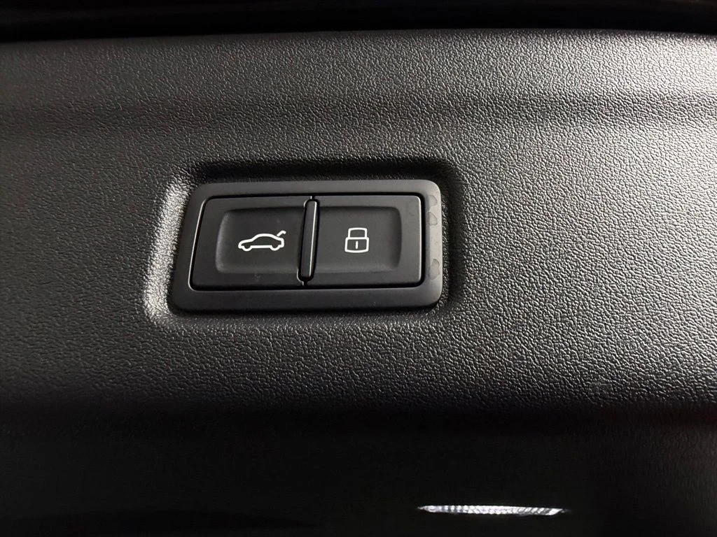 Used 2025 Black Audi Premium Plus image 29