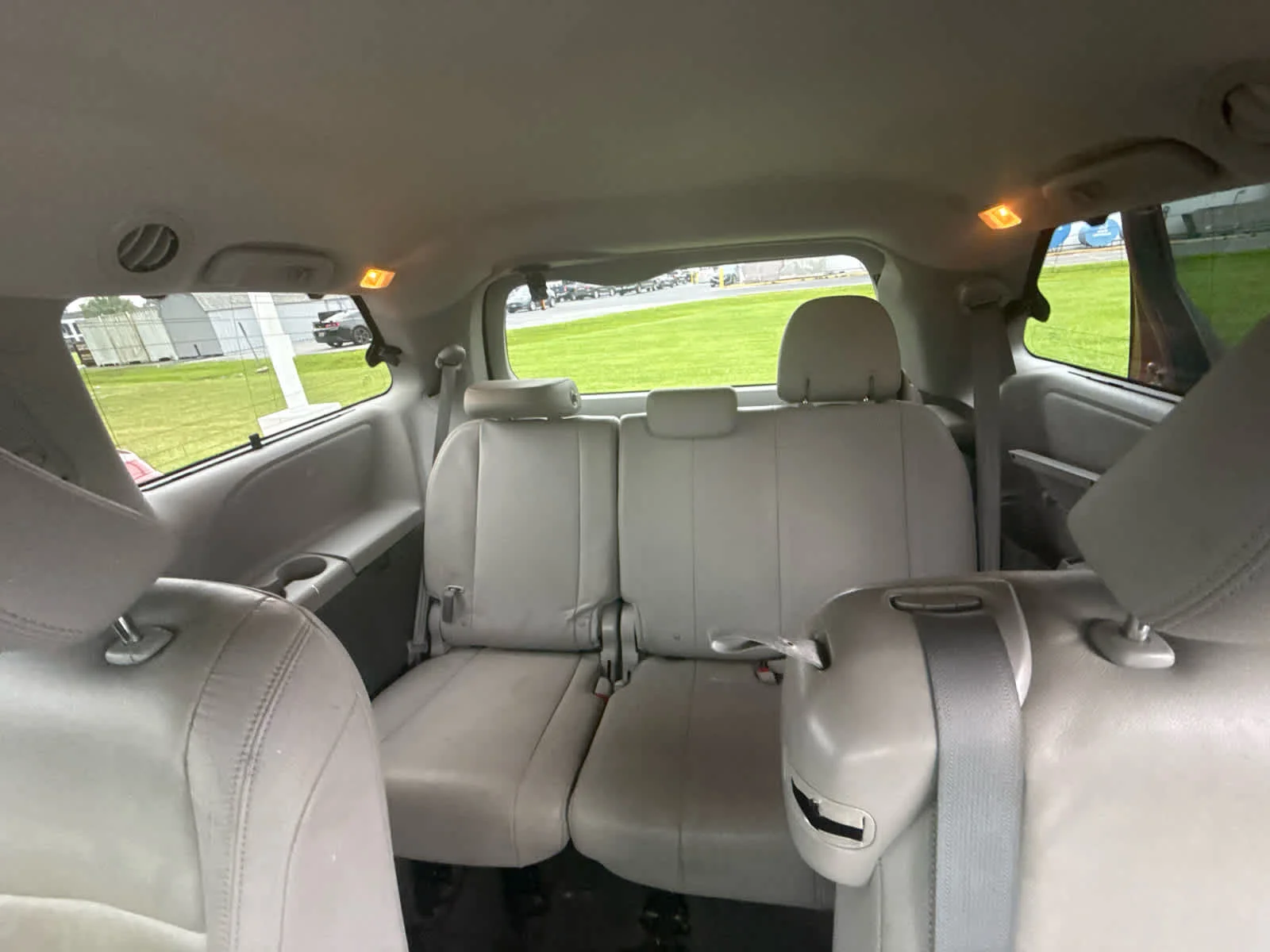 Used 2016 Salsa Red Pearl Toyota XLE image 11