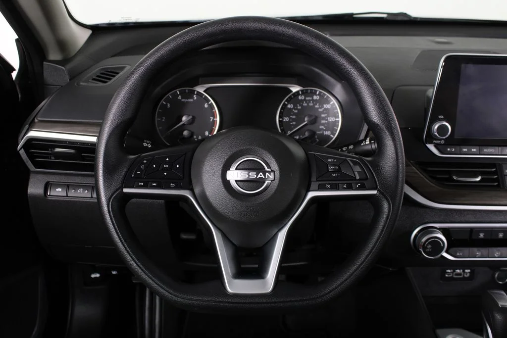Used 2025 Red Nissan 2.5 SV image 21