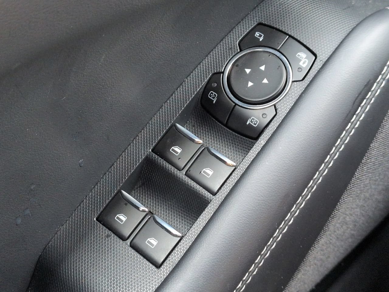 Used 2022 Red Metallic Ford Premium image 24