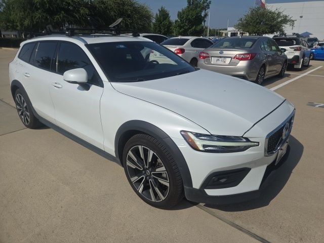 Used 2021 White Volvo T5 image 1