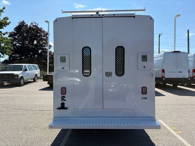 New 2027 Oxford White Ford E-350 SRW image 4