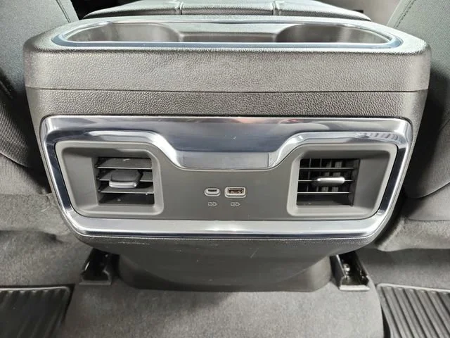 Used 2024 Summit White GMC Elevation image 41