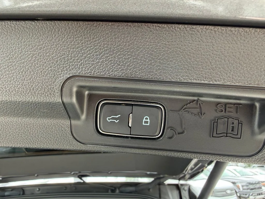 Used 2023 Gray Ford XLT image 29