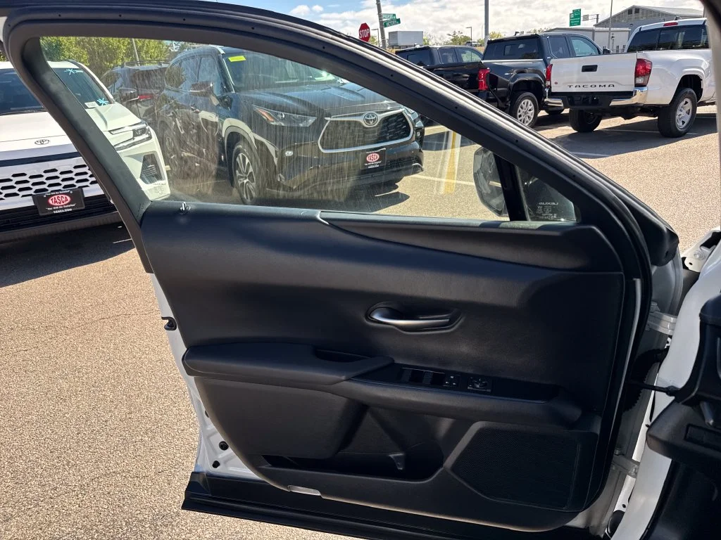 Used 2019 White Lexus 200 Base image 33