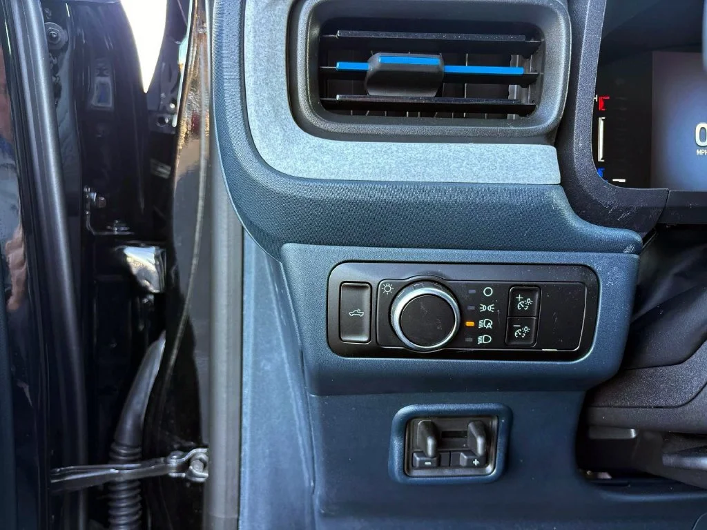 Used 2026 Shadow Black Ford XLT image 19