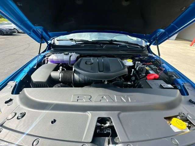 New 2026 Hydro Blue Pearl-Coat Exterior Paint RAM Big Horn/Lone Star image 18