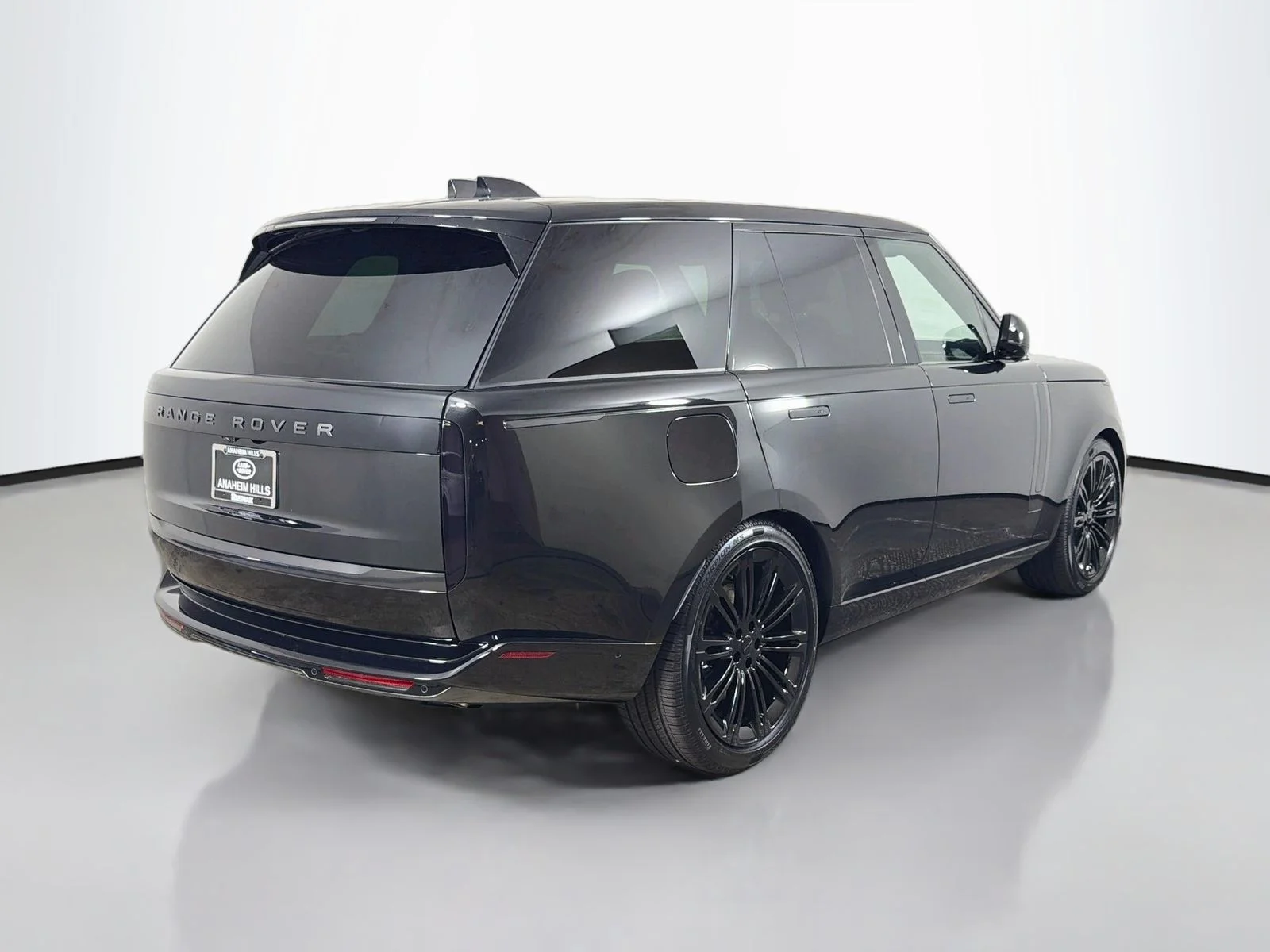 New 2026 Santorini Black Land Rover SE image 5