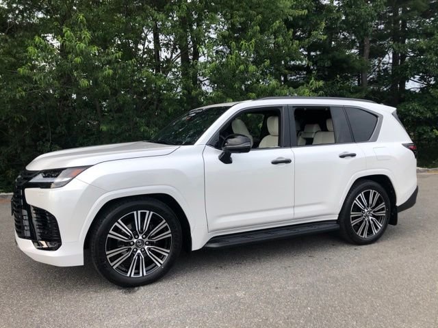 New 2026 Eminent White Pearl Lexus  600 LUXURY image 13