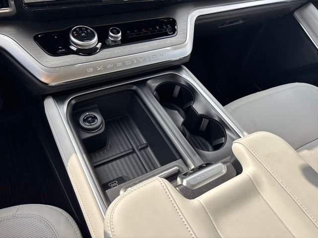 New 2026 Black Ford Platinum image 27