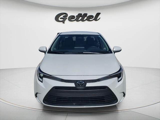 Certified Used 2026 WIND CHILL PEARL* Toyota  image 2