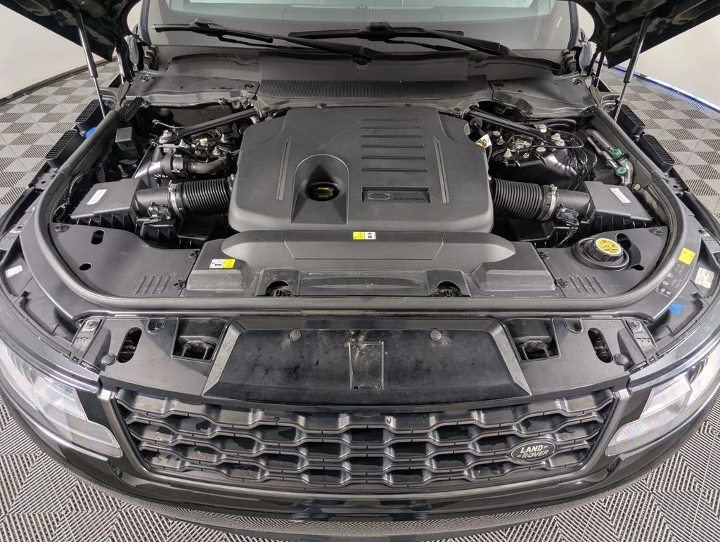 Used 2022 Black Land Rover HSE Silver Edition image 26