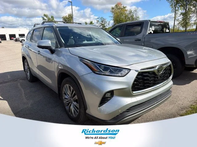 2023 Toyota Highlander Platinum