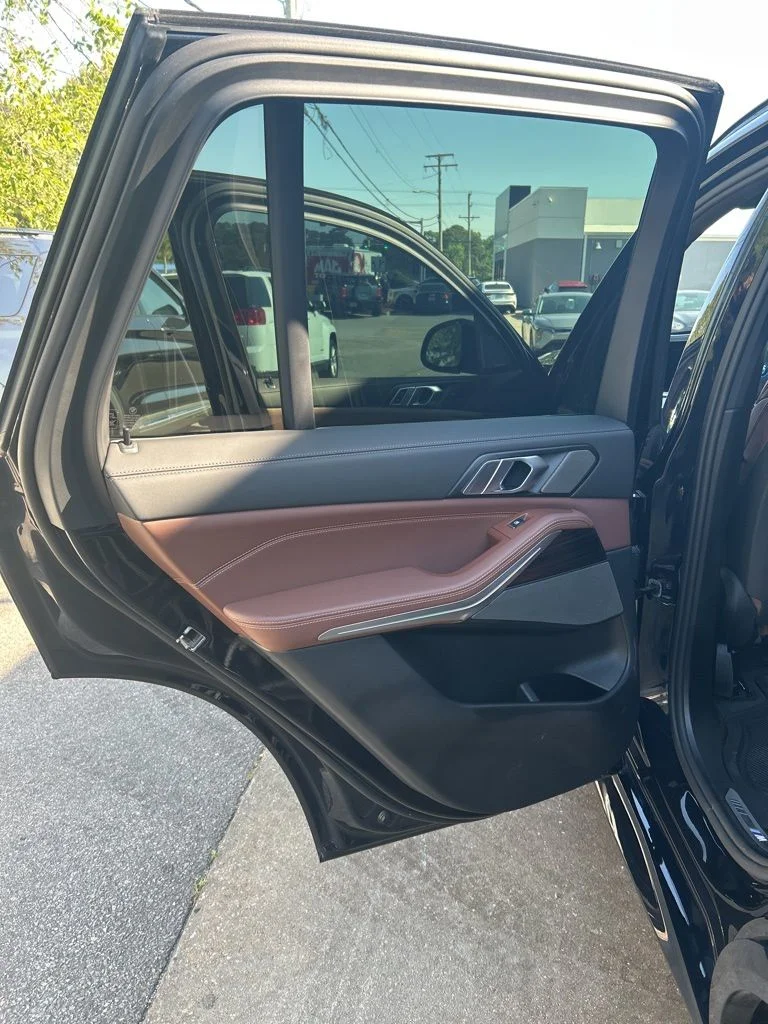 Used 2026 Black BMW xDrive50e image 16