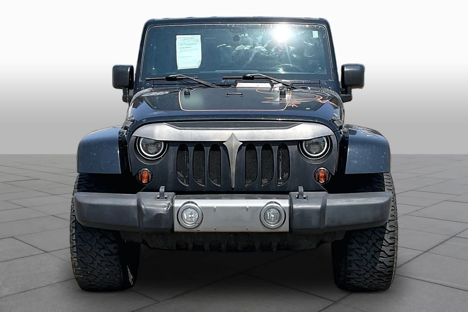 Used 2011 Black Clearcoat Jeep Mojave image 3