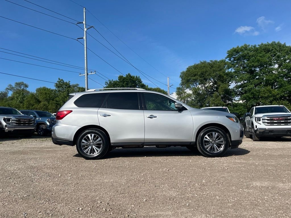 Used 2020 Brilliant Silver Metallic Nissan SL image 6
