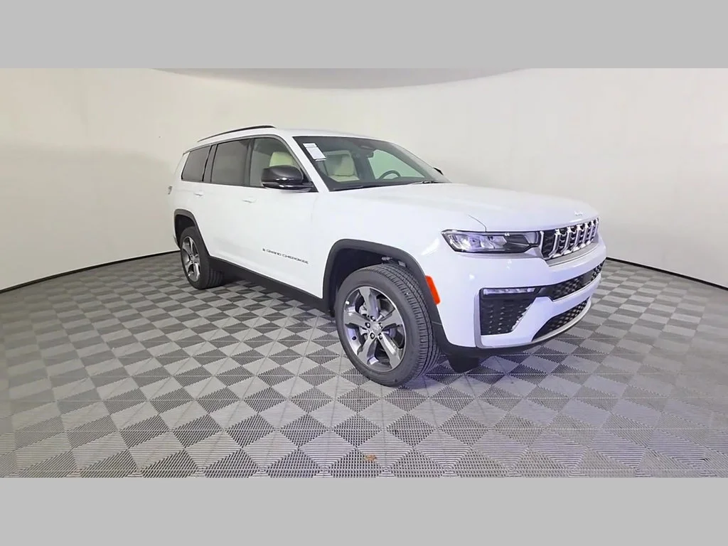 New 2026 Bright White Clear-Coat Exterior Paint Jeep Limited image 40