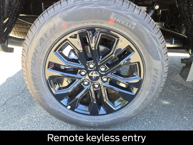 New 2026 Agate Black Metallic Ford XLT image 9