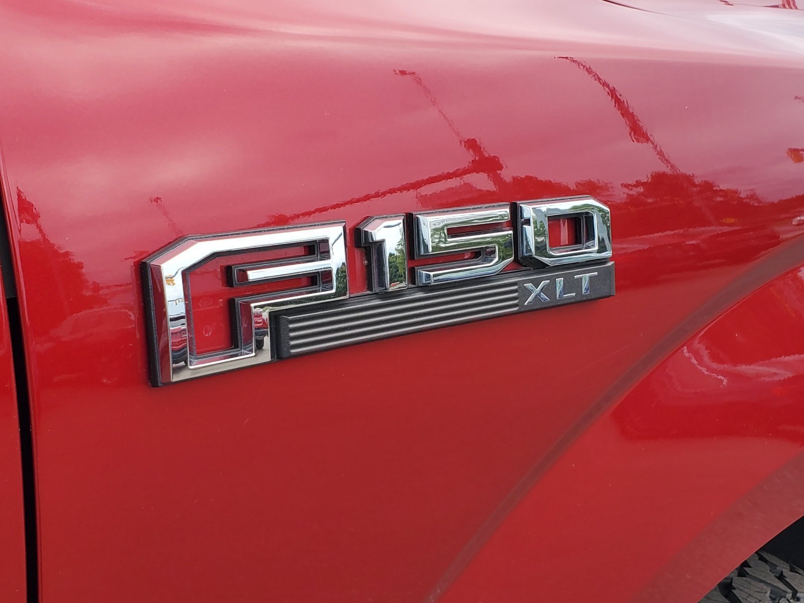 Used 2015 Red Ford XLT image 6