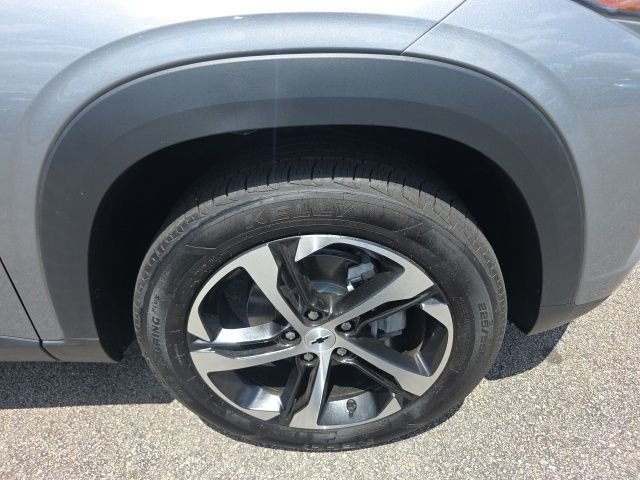 Used 2024 Gray Chevrolet 1RS image 9