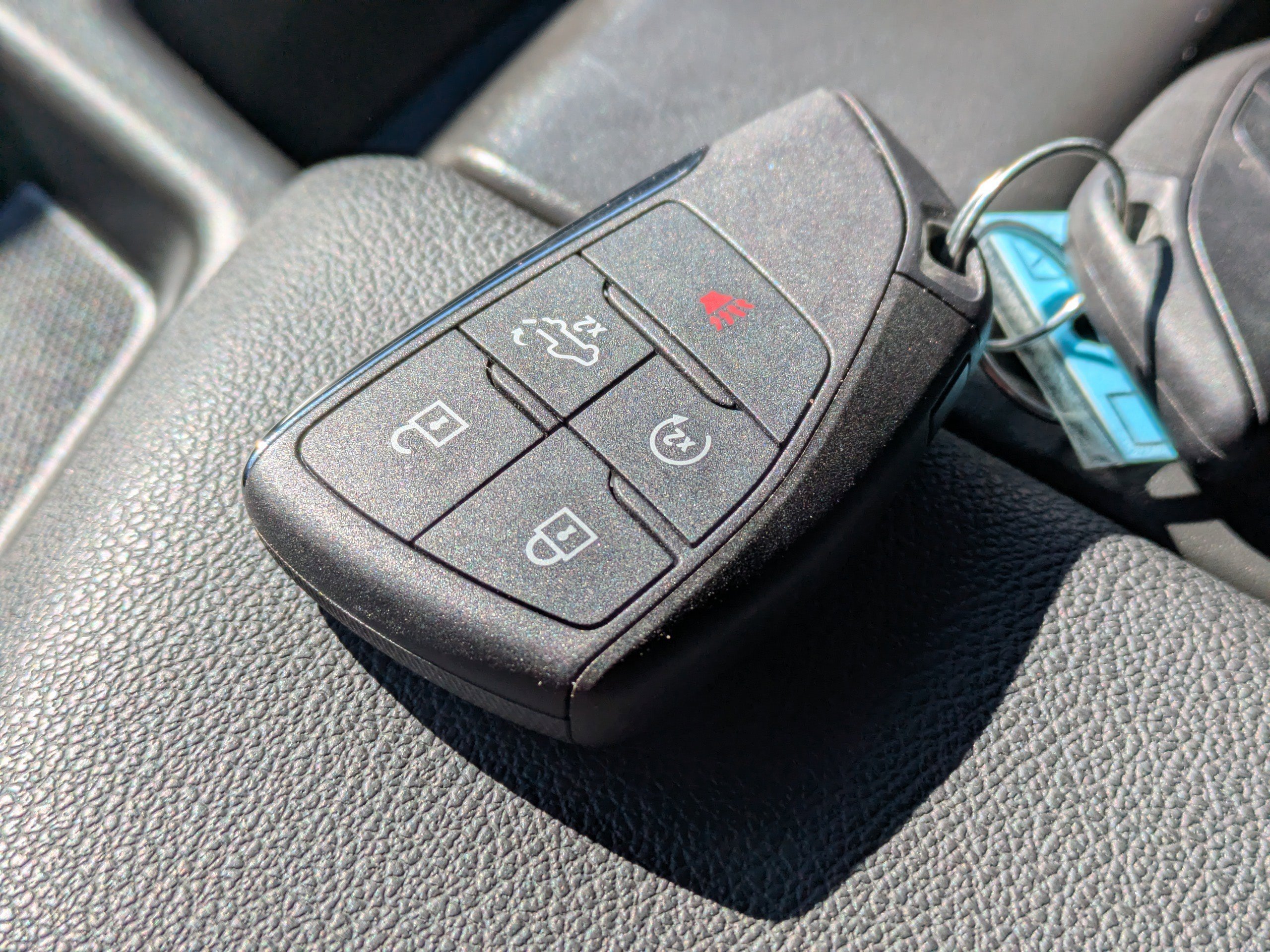 Used 2025 Summit White Chevrolet LT image 29