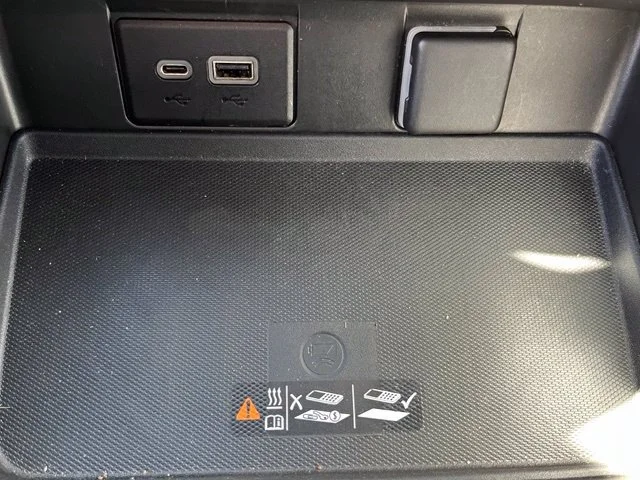 Used 2022 BLACK Chevrolet Z71 image 36