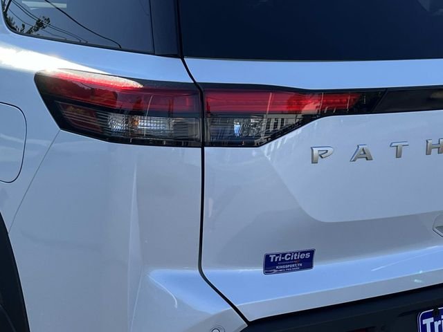 Used 2025 White Nissan SV image 5