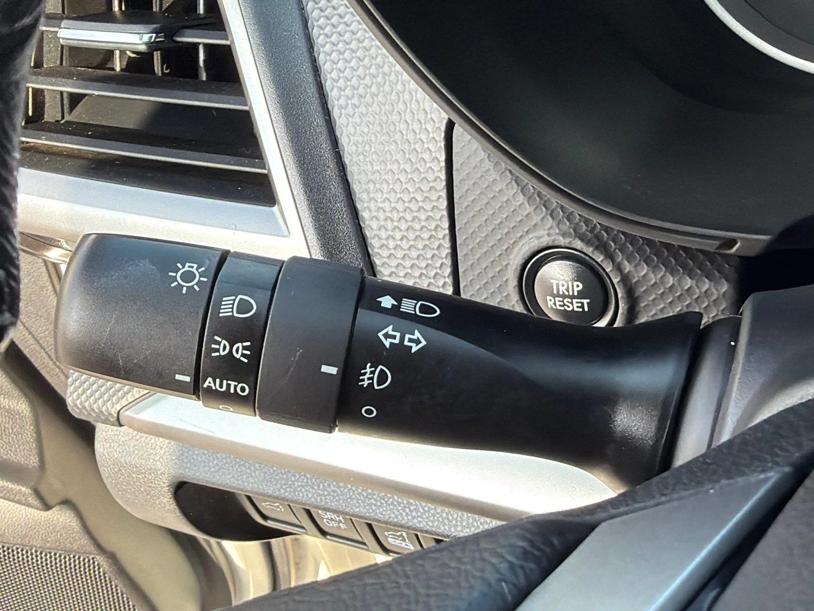 Used 2021 Crystal White Pearl Subaru Premium image 43