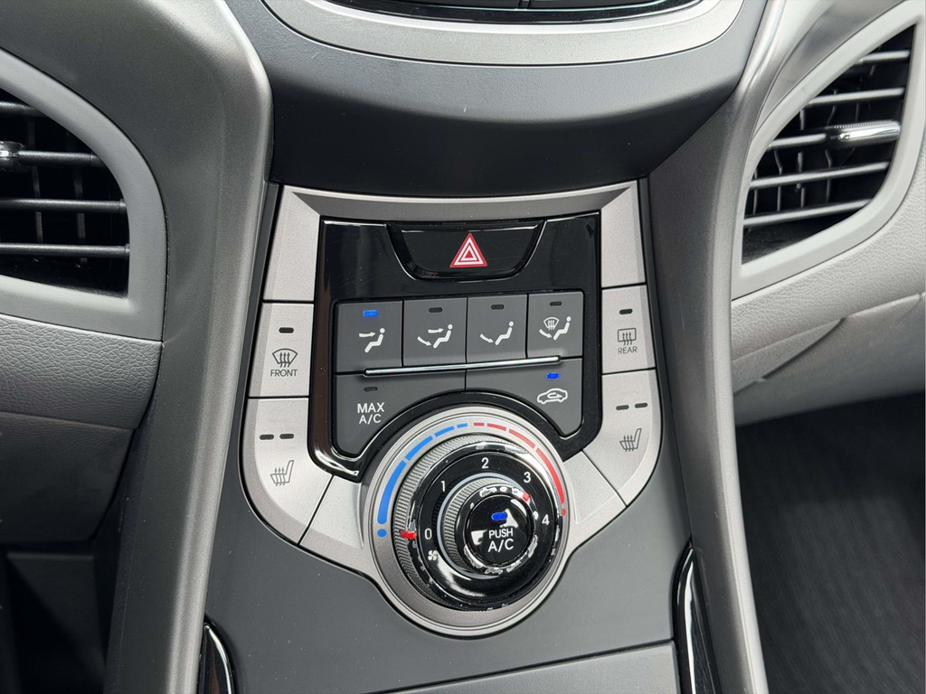 Used 2013 Black Hyundai GLS image 4