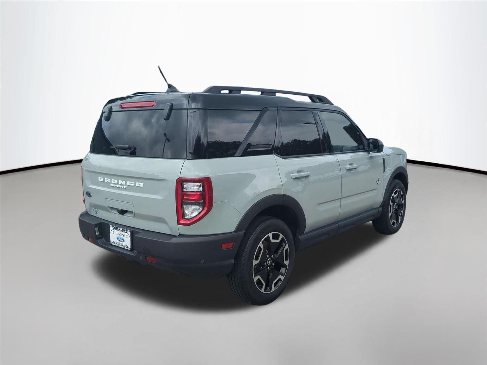 Used 2024 Cactus Gray FORD OUTBANK image 5