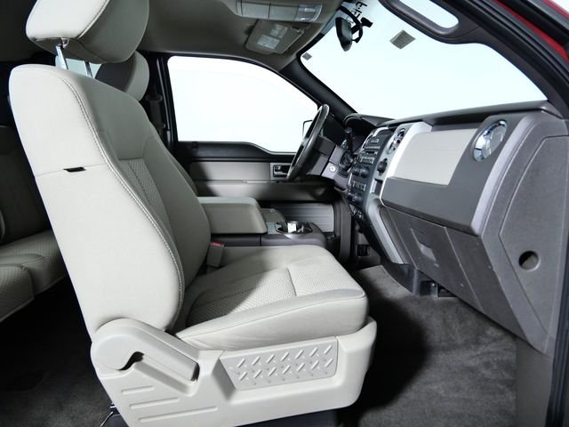 Used 2009  Ford XL image 13