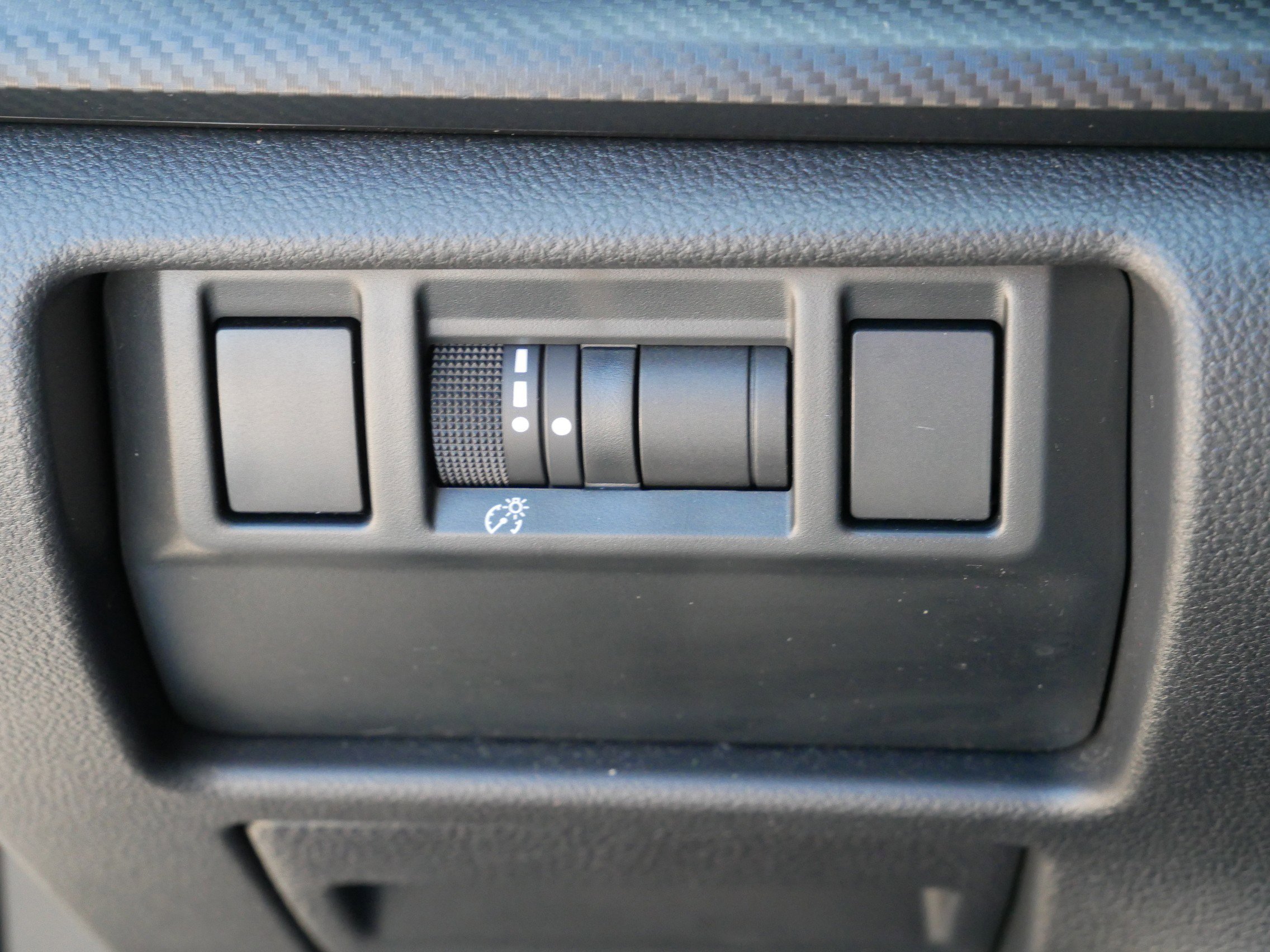 Used 2025 Ice Silver Metallic Subaru Premium image 19
