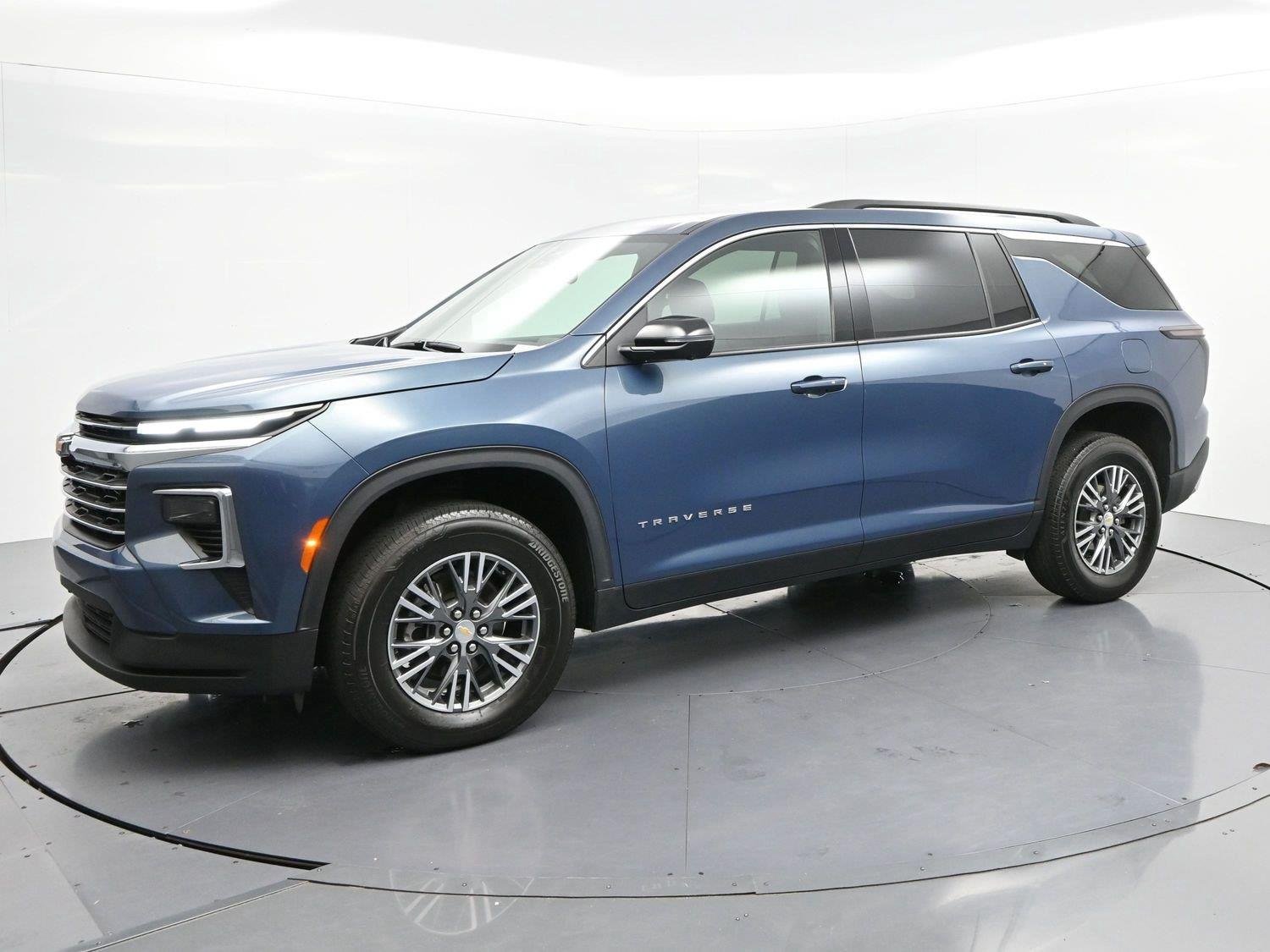 Used 2024 Lakeshore Blue Metallic Chevrolet LT image 3