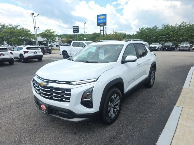 Used 2025 White Chevrolet LT image 6