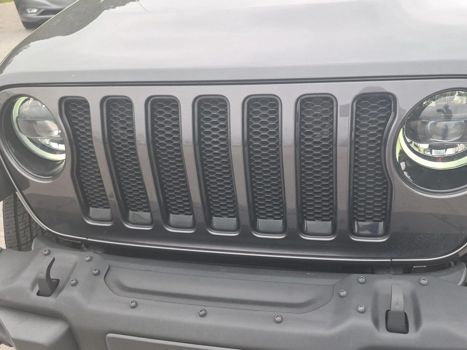 Used 2023 Granite Crystal Metallic Clearcoat Jeep Freedom image 13