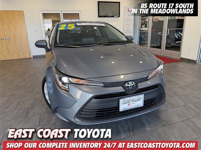 2025 Toyota Corolla LE CVT's photo