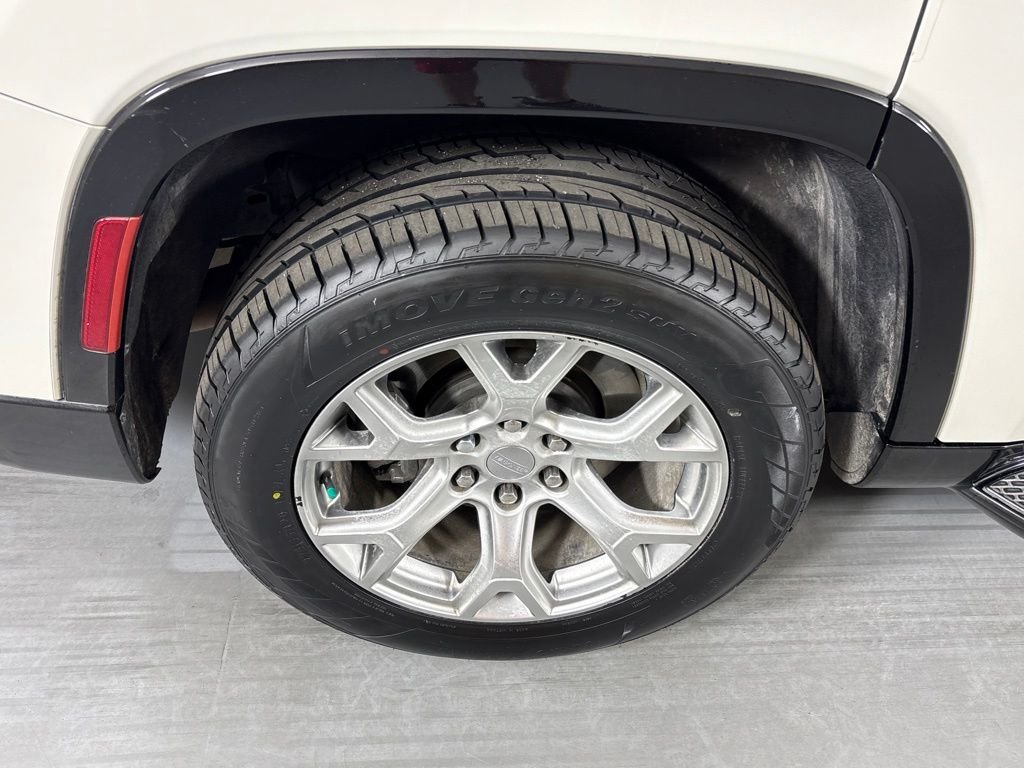 Used 2022 White Jeep Series II image 10