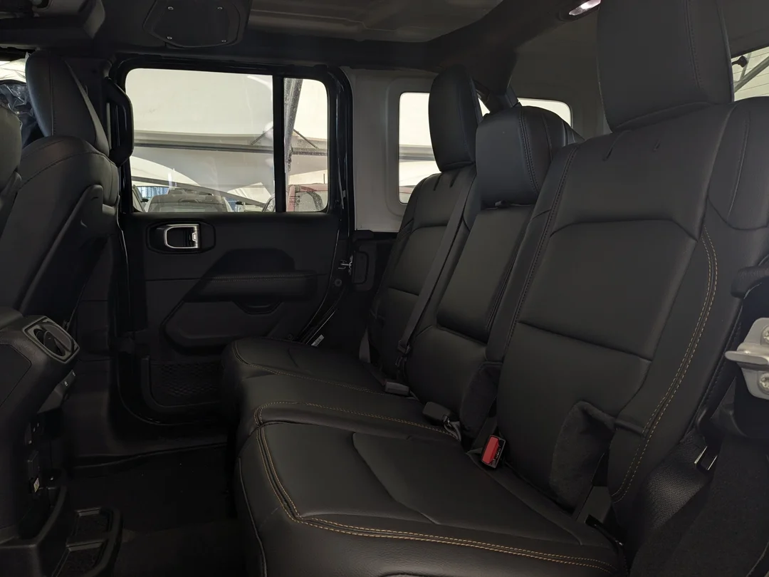 New 2026 Black Jeep Sahara - - 4x4 - McKinley Leather Seats - Body? Colour Hardtop - Side Steps & More! image 24