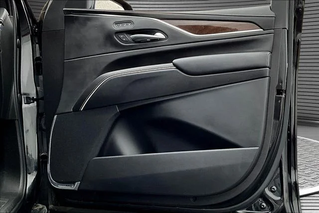 Used 2021 Black Cadillac Sport Platinum image 29
