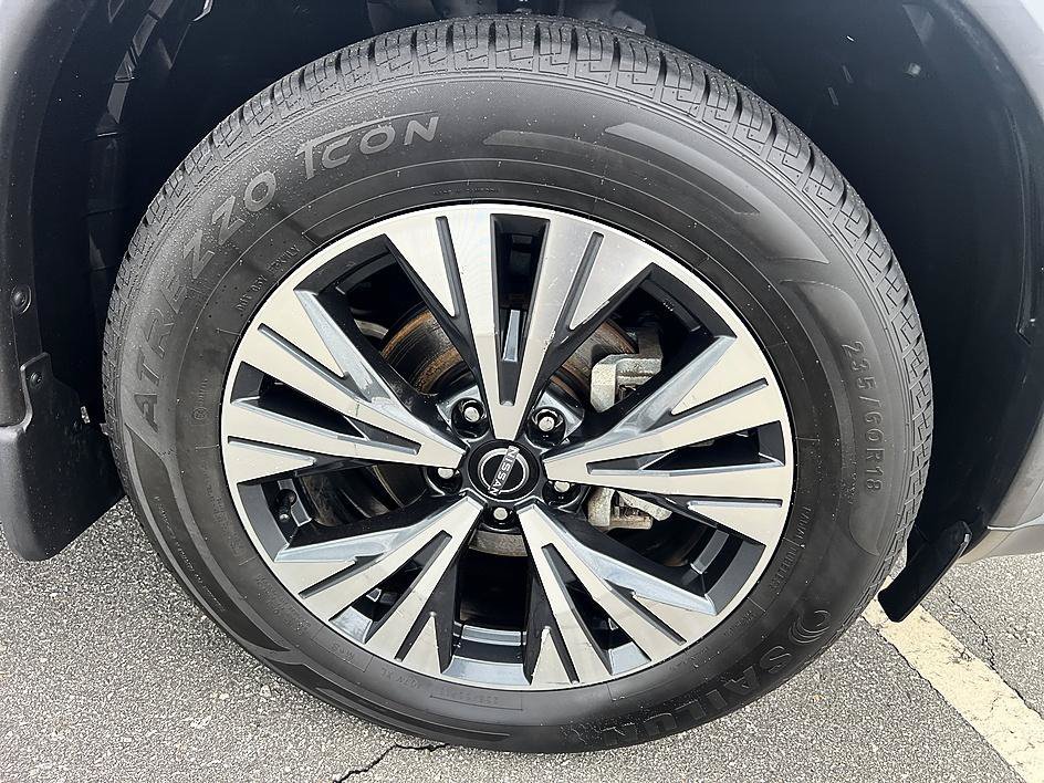 Used 2023 Gun Metallic Nissan SV image 12