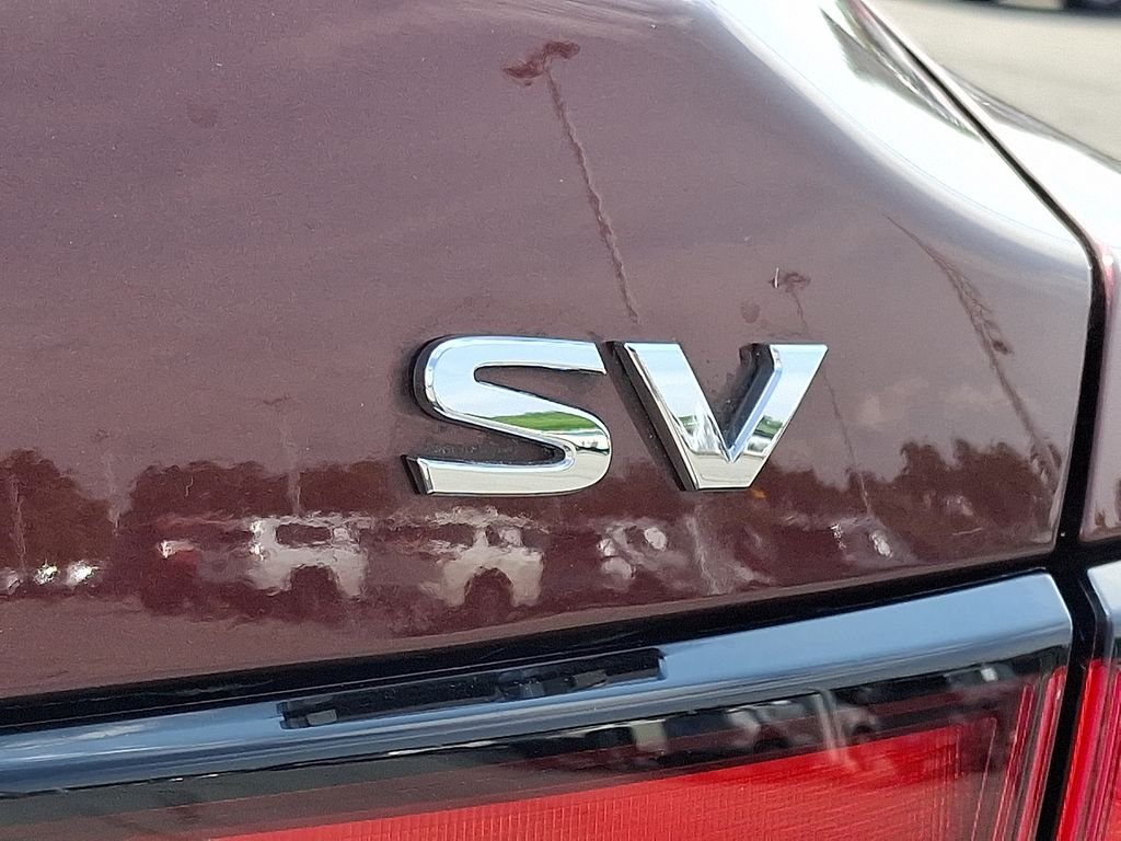 Used 2023 Rosewood Metallic Nissan SV image 29