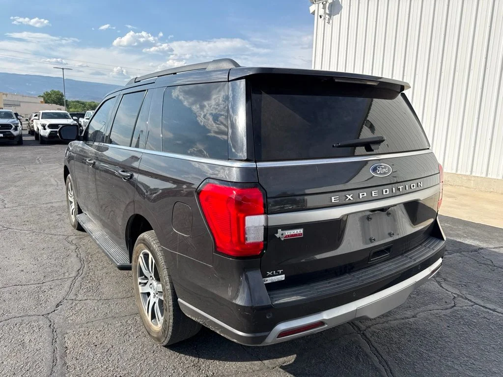 Used 2024 Gray Metallic Ford XLT image 5